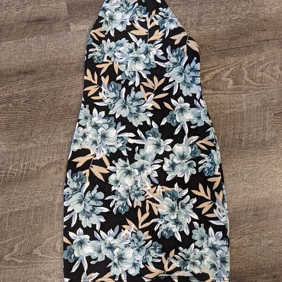 Misguided Floral High Collar Dress - Picture 2 of 4